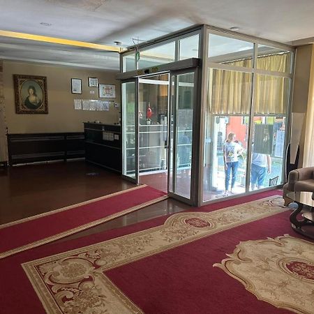 G Bakuri Ξενοδοχείο Μπατούμι Εξωτερικό φωτογραφία